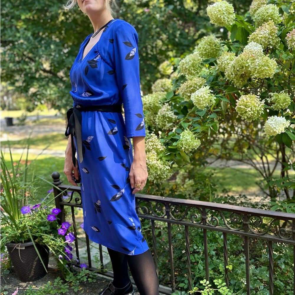 1989s Blue Feather Print Dress - Picture 3 of 9